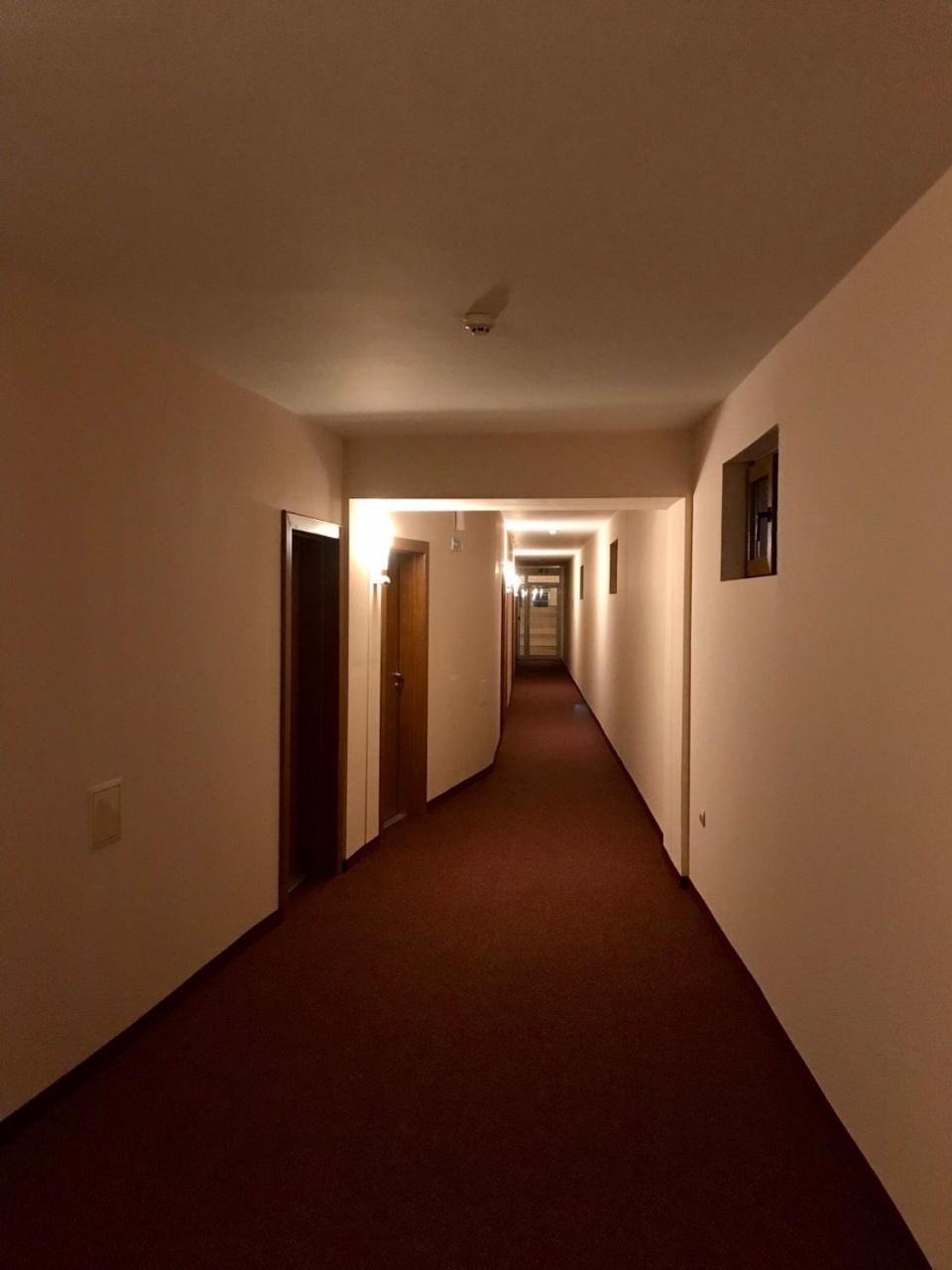 阿达莫酒店 瓦爾納 外观 照片